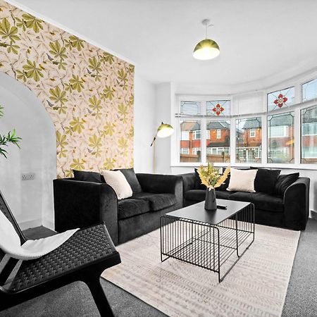 Stylish 3 Bedroom House - Parking - Garden - Great Barr - Netflix - Top Rated -121J Birmingham Exterior foto