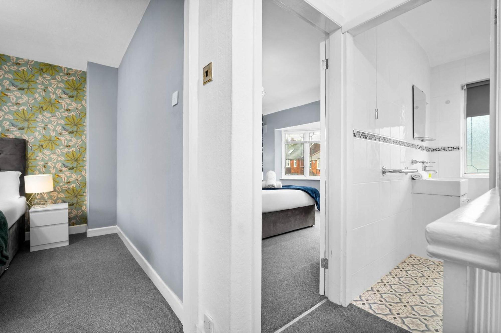Stylish 3 Bedroom House - Parking - Garden - Great Barr - Netflix - Top Rated -121J Birmingham Exterior foto